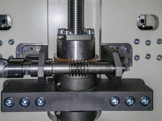 Schleifmaschine - Detailansicht Höhenverstellung